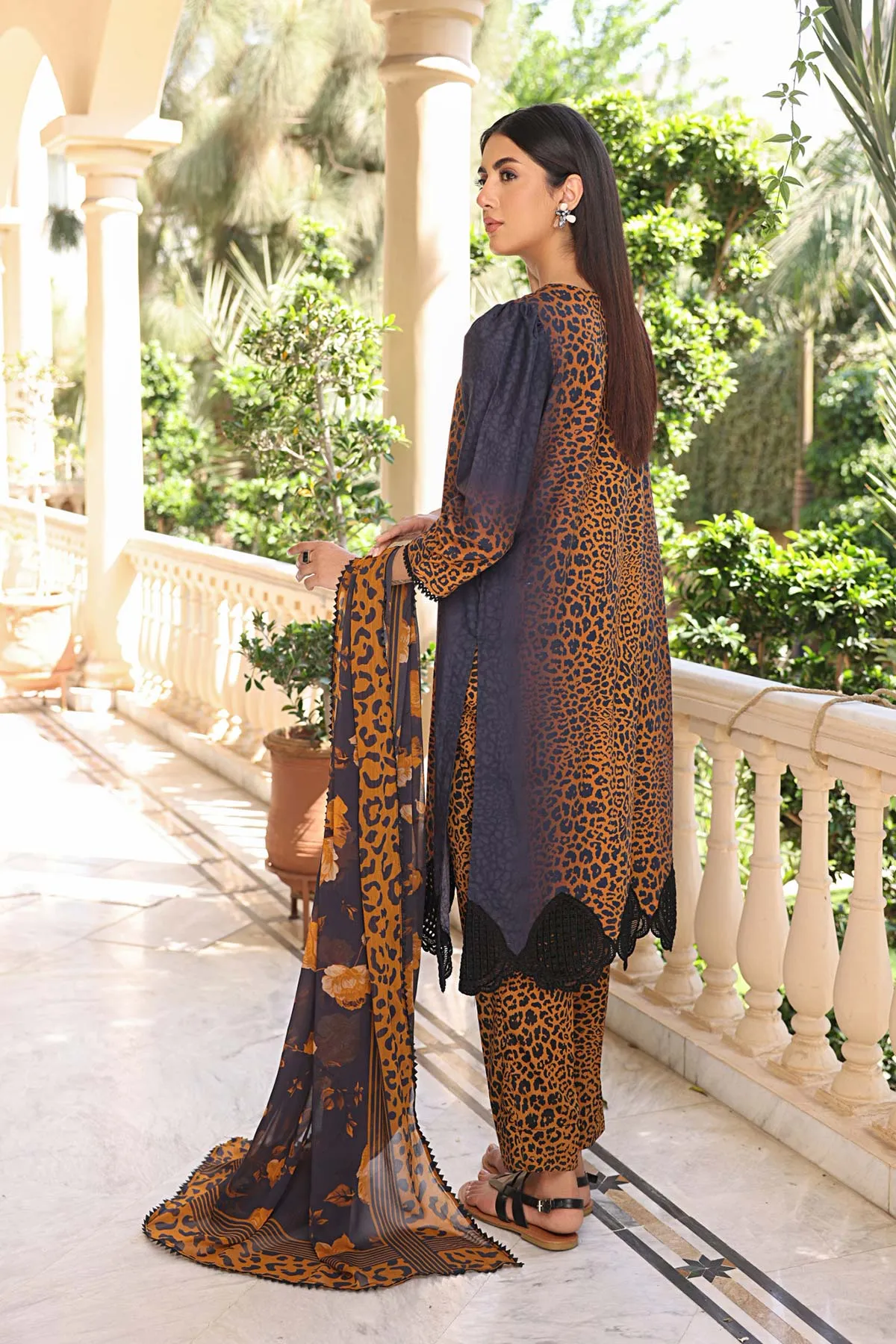 Cheeta Printed Embroidered Shirt Printed Trouser Bamber Chiffon Dupatta FFP23-23