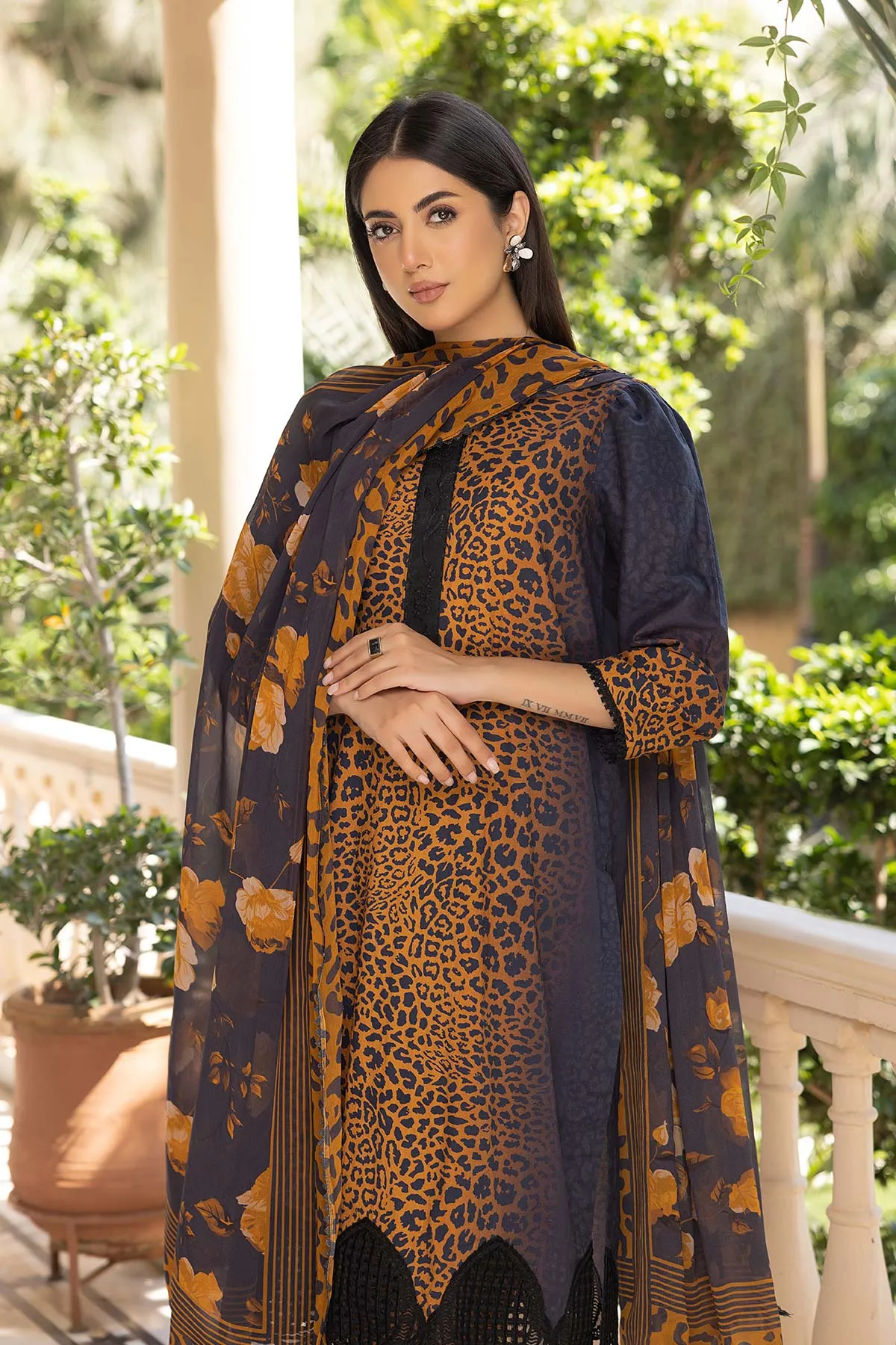 Cheeta Printed Embroidered Shirt Printed Trouser Bamber Chiffon Dupatta FFP23-23