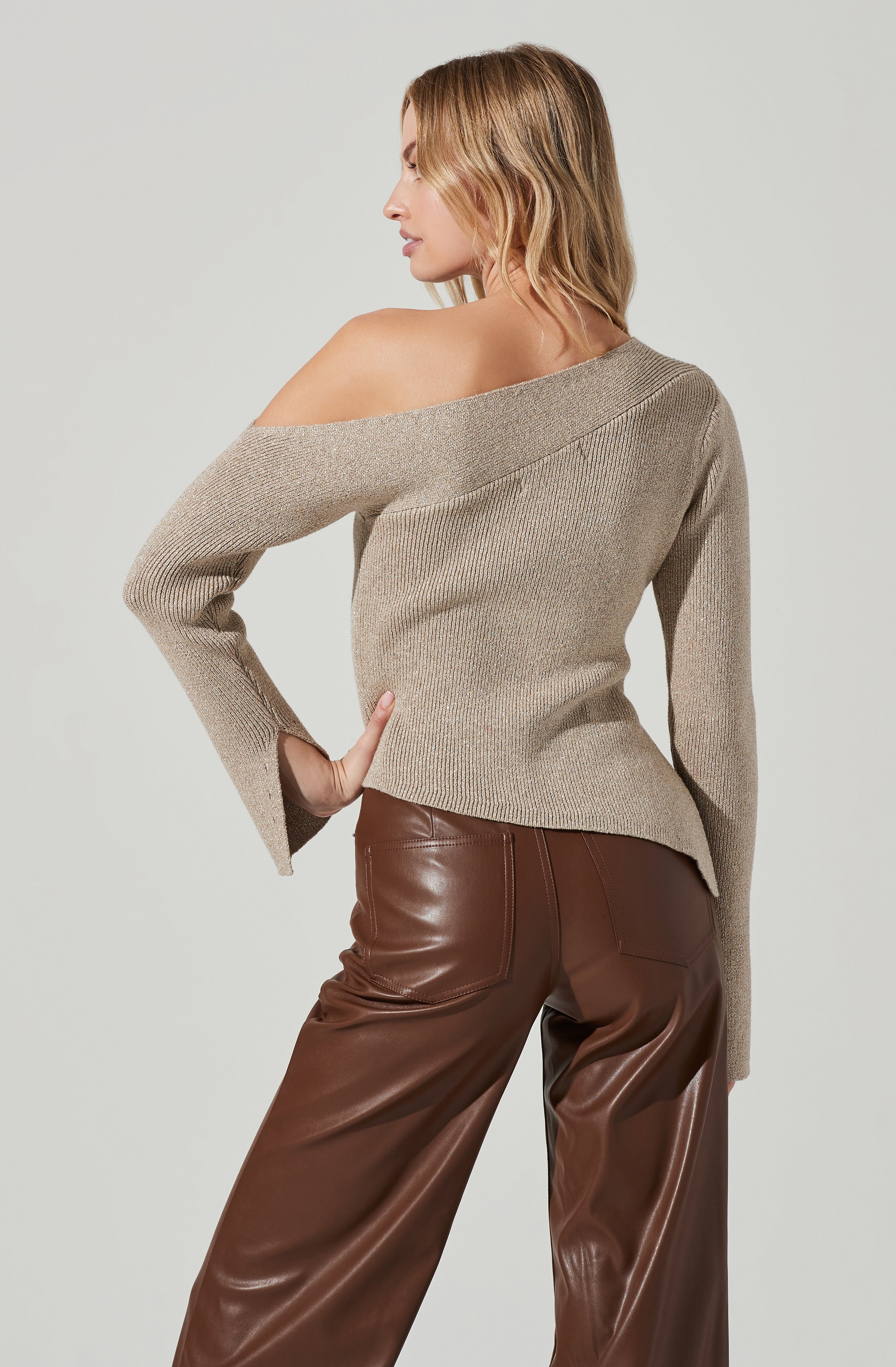 Asymmetrical Off Shoulder Sweater - Aldari