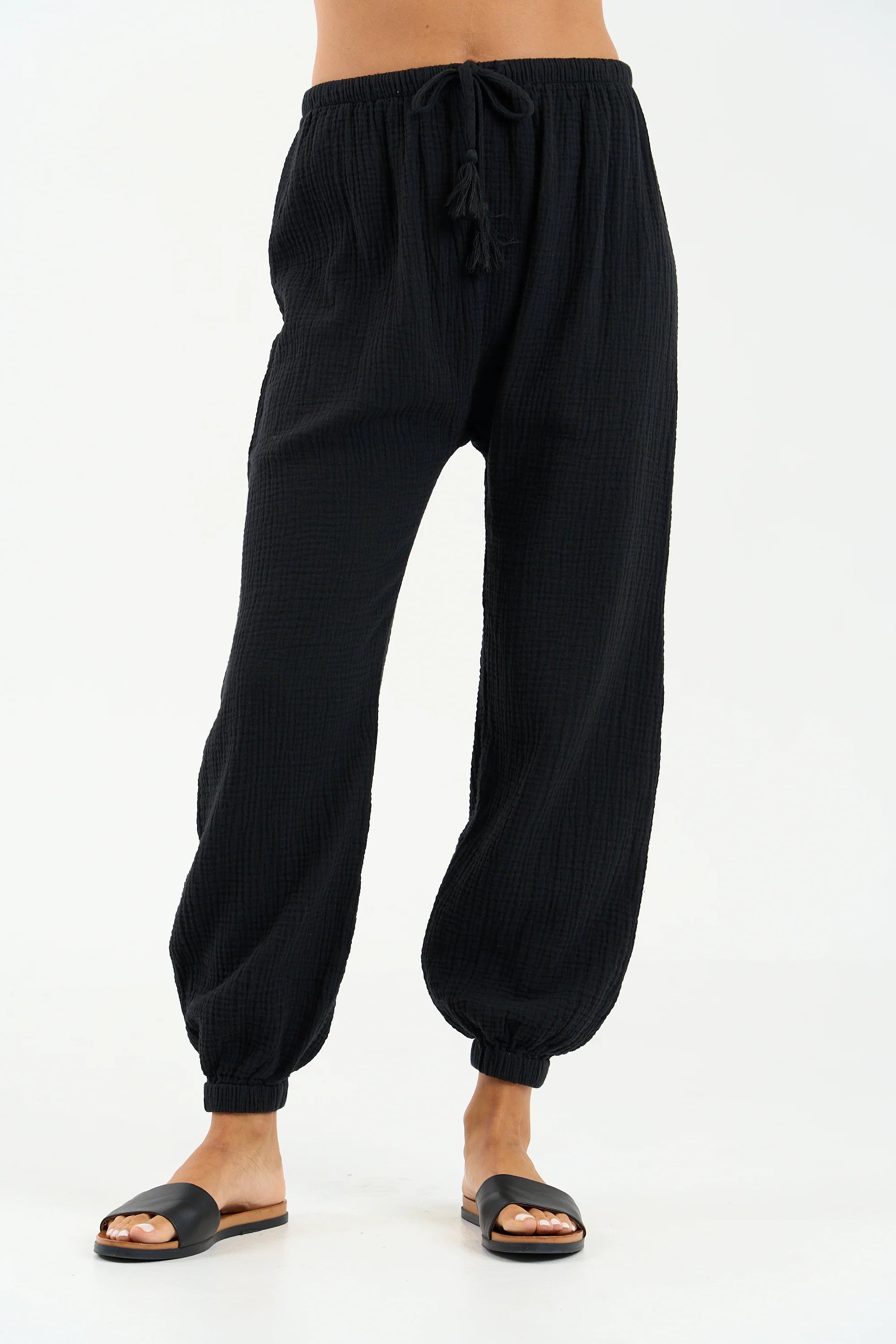 Black Holly Jogger by Sundays