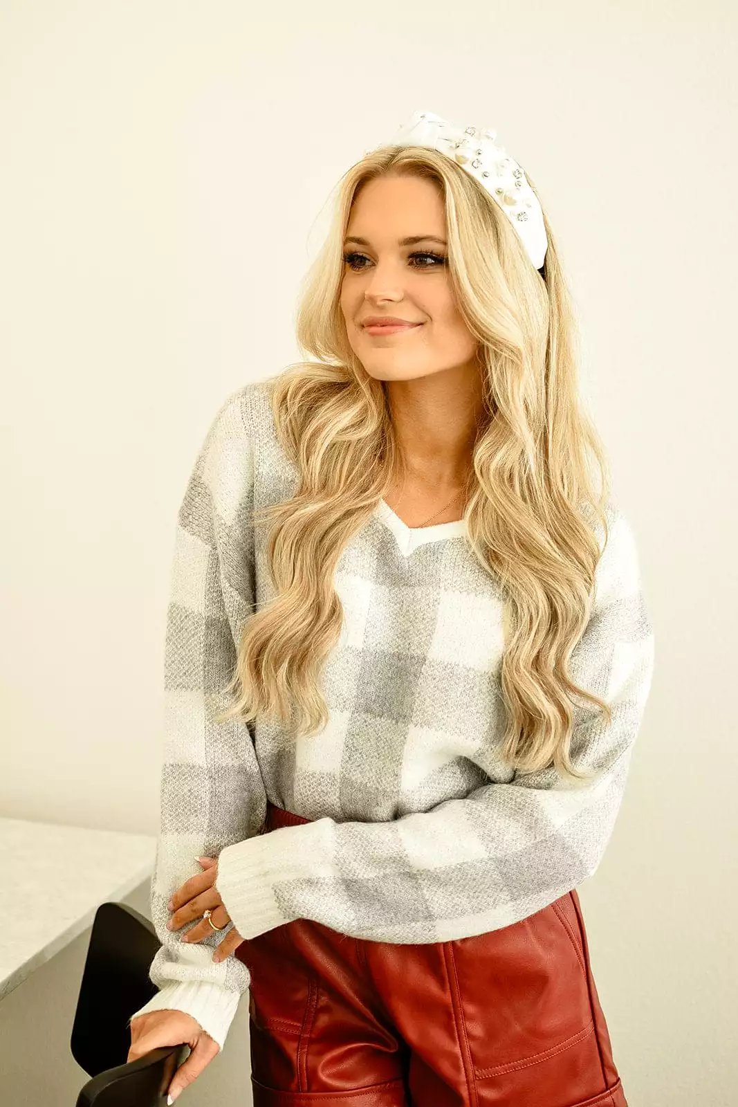 Grey V-Neck Plaid Sweater - Shop now for a stylish grey plaid sweater with a V-neck neckline. Perfect for any occasion, this tre