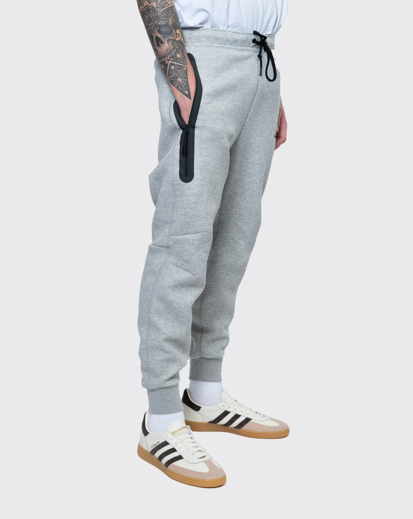 Nike Tech Fleece Jogger - Best Keywords for Google SEO: Nike jogger, tech fleece pants, Nike jogger pants, men's tech fleece jog