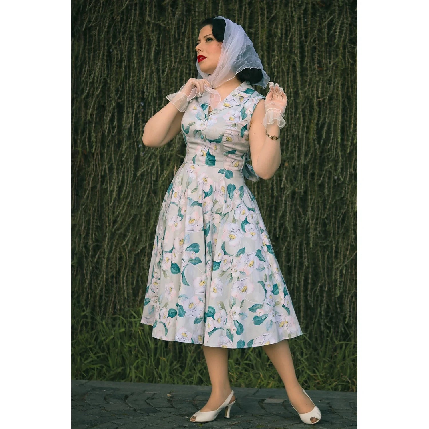 Pale Mint Green and White Floral Collared Sleeveless 1950s Swing Tea Dress