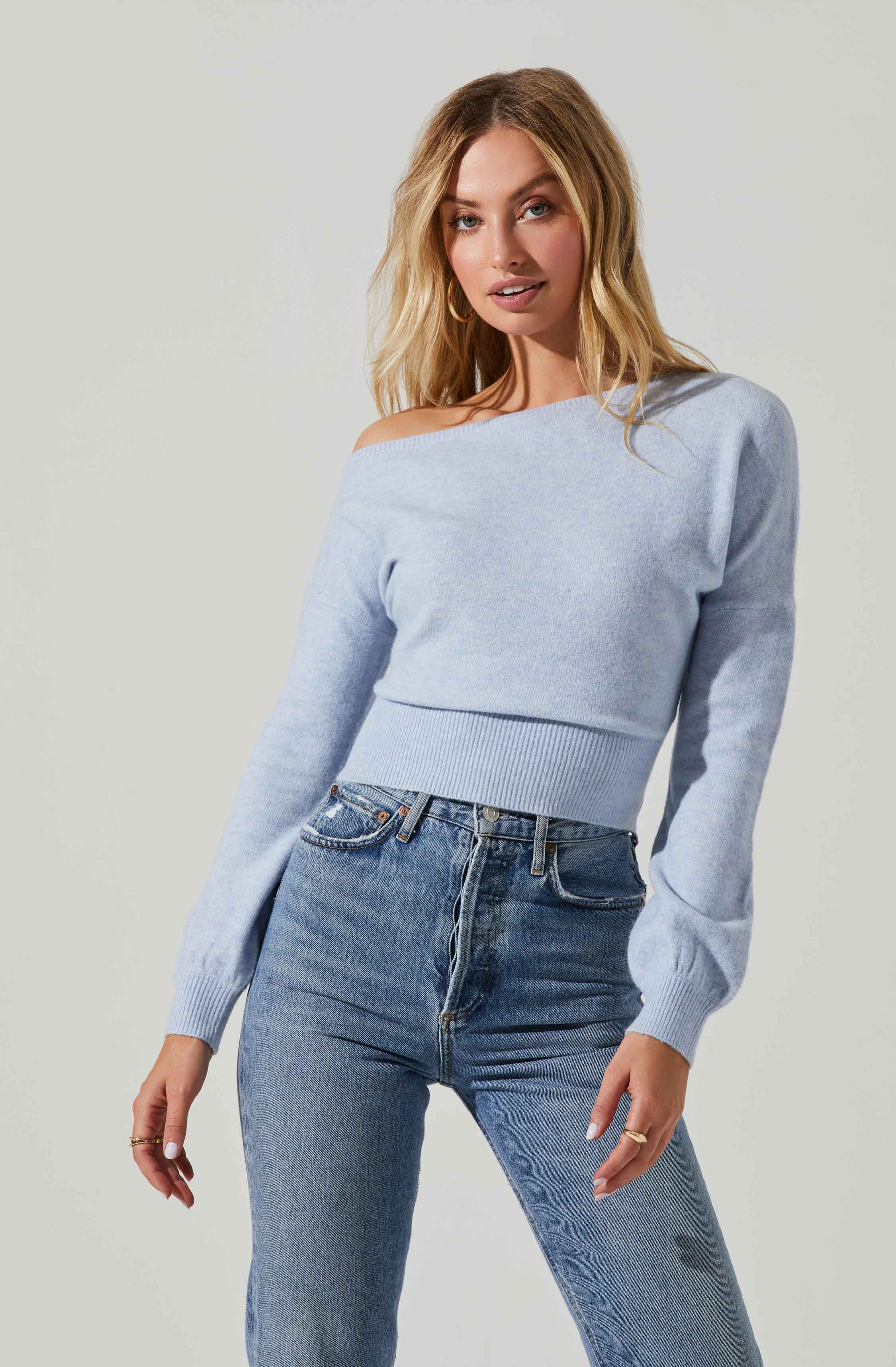 Stylish off shoulder sweater - Chantria