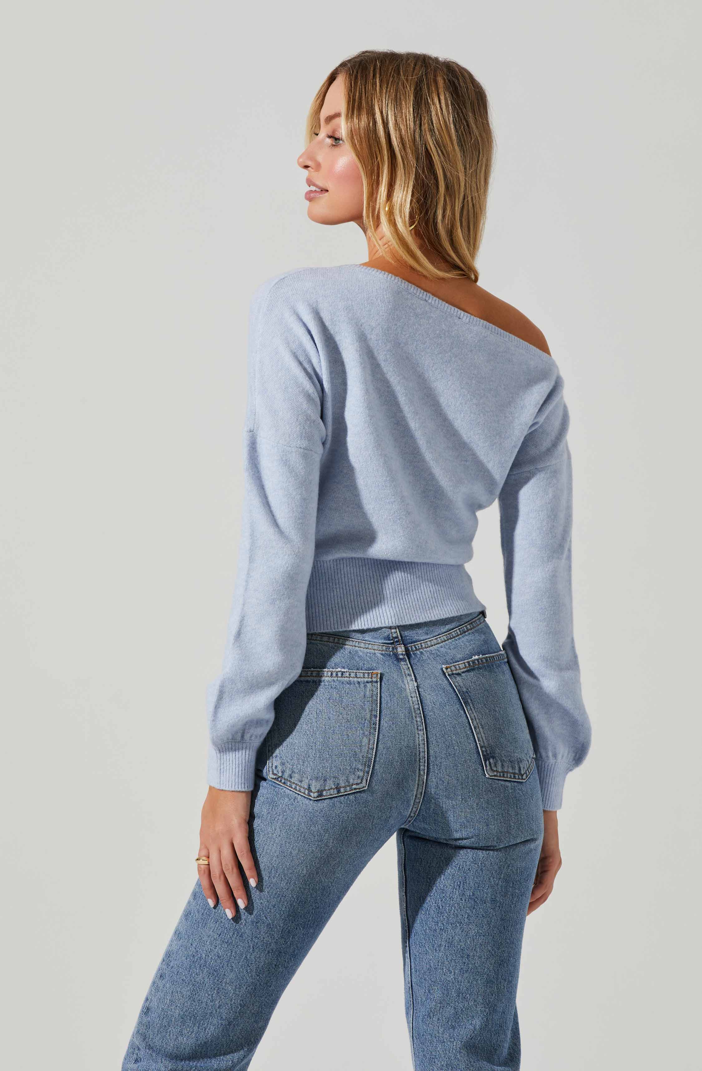 Stylish off shoulder sweater - Chantria