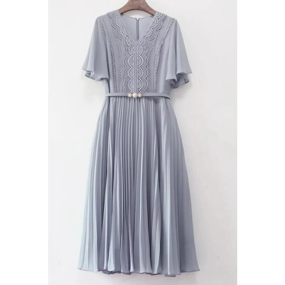 V-neck pleated short sleeve dress